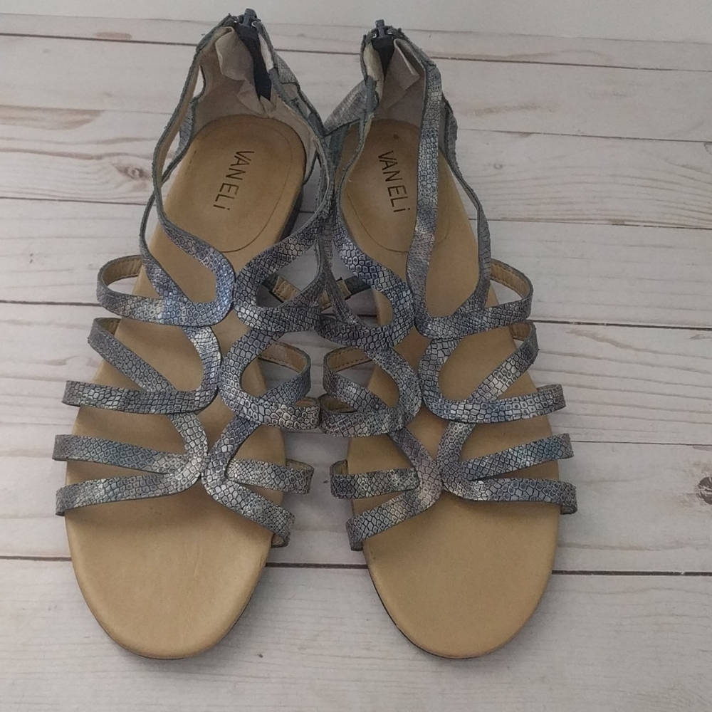 🌸🌺Sandals by Vaneli
